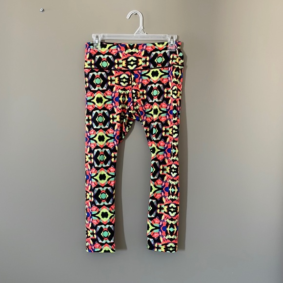 BLUENOTES capris multicolour activewear legging ⭐️ gently used ⭐️ - Picture 1 of 8